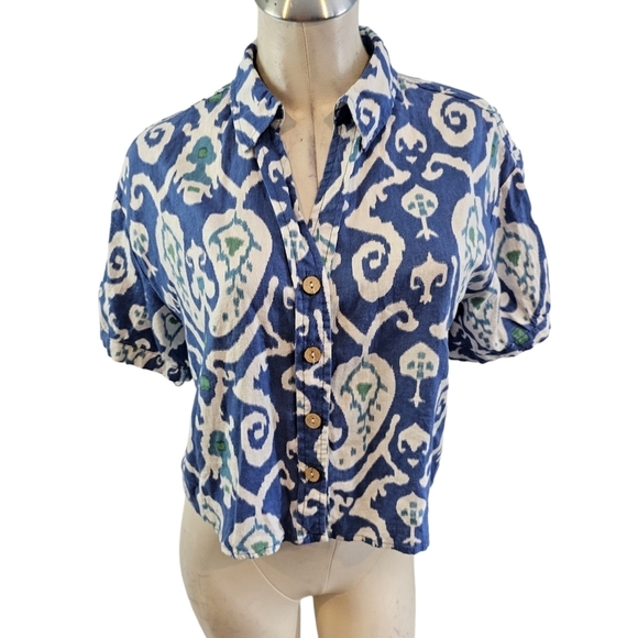 Christian Siriano Tops - 3/$25 Christian Siriano Size M Cropped Button Down Shirt